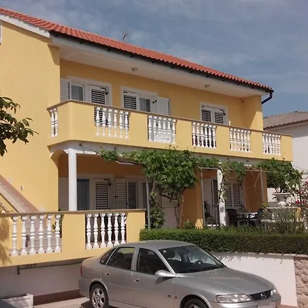 Apartment And Room Hudoletnjak Apartman Silo (Krk)