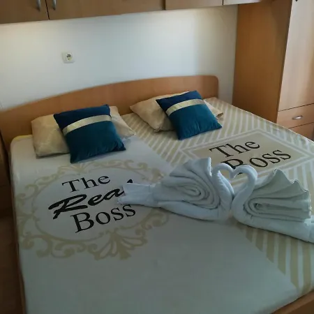 And Hudoletnjak Appartement Šilo