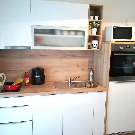 Appartement And Hudoletnjak *